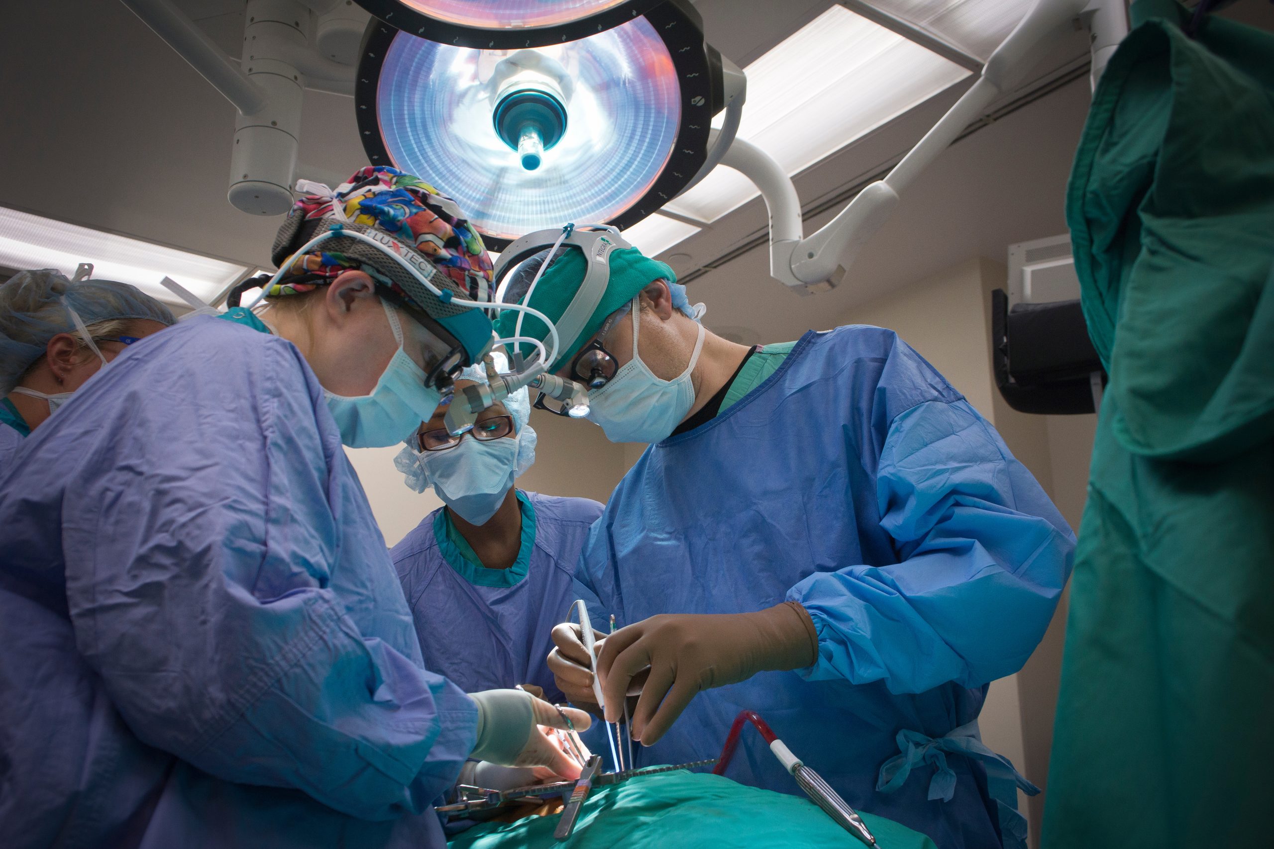 Advocate Health military partnerships in the operating room.