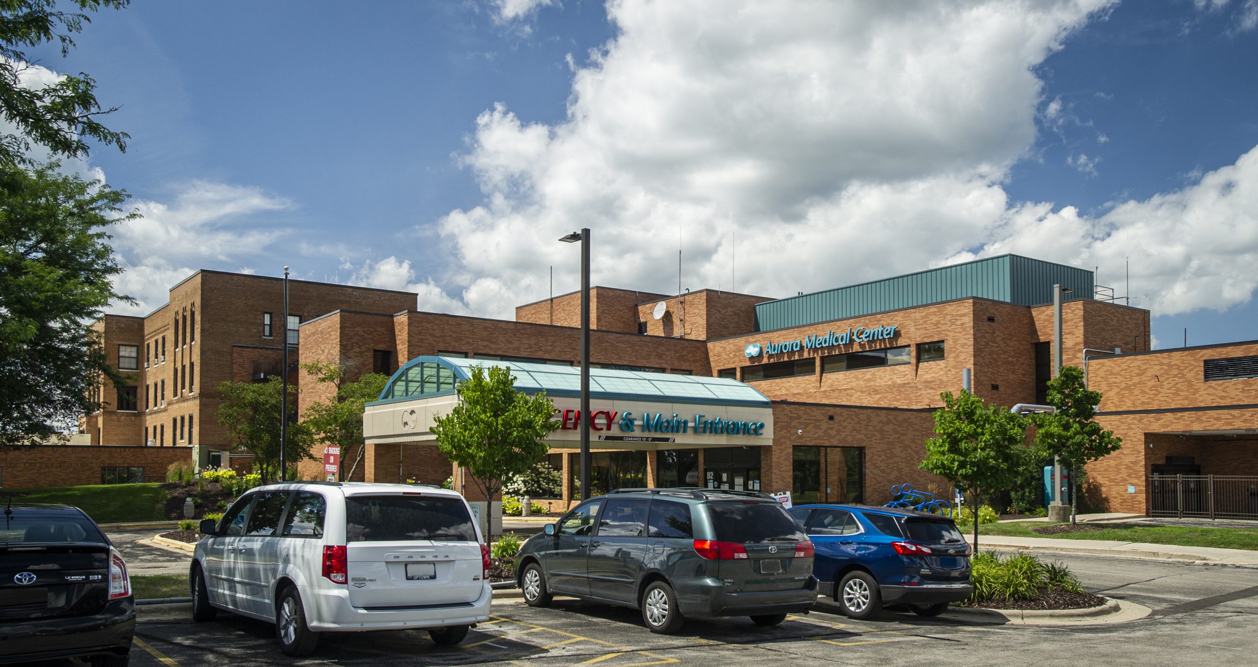 aurora-medical-center-washington-county exterior